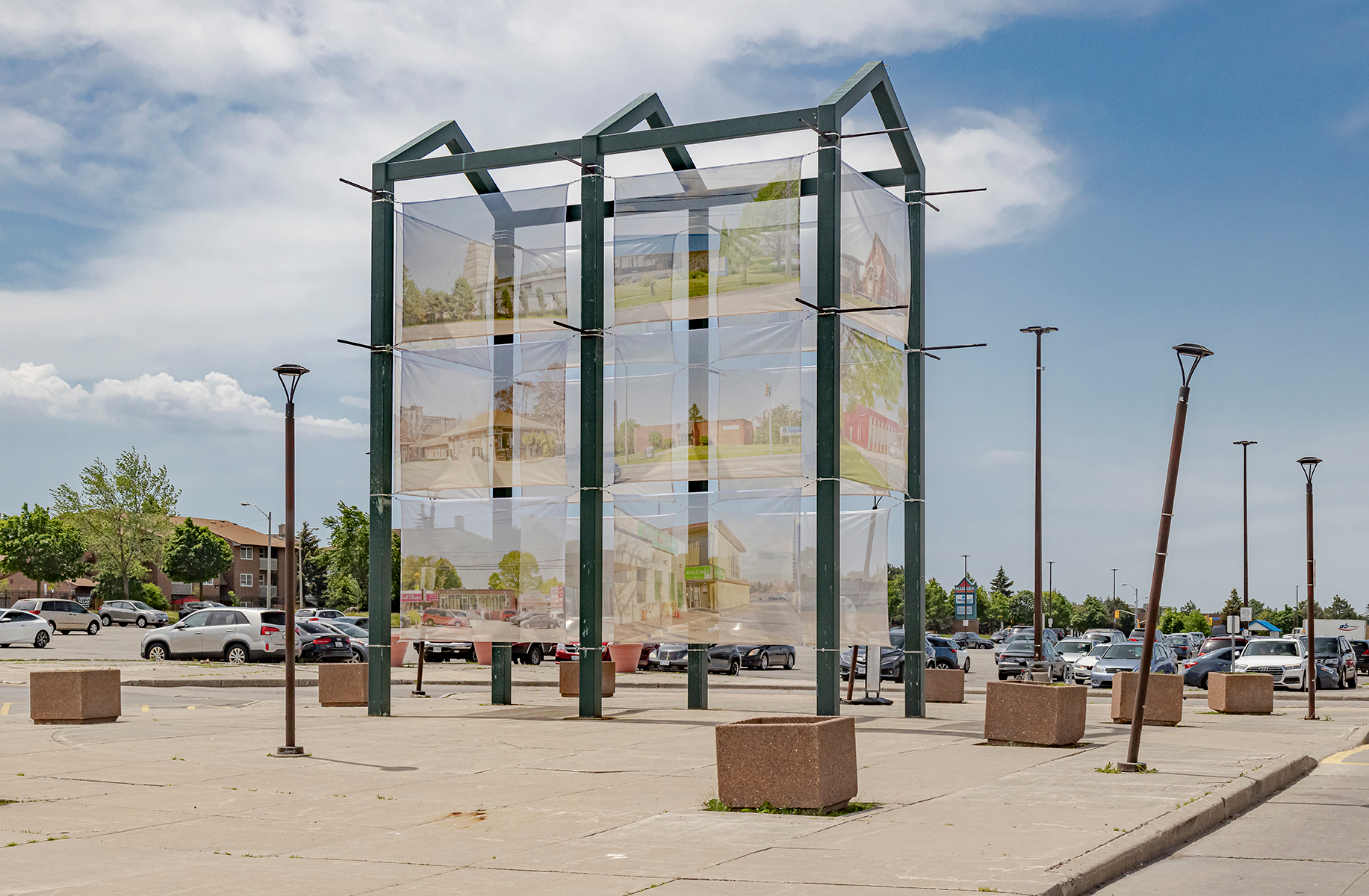     Esmond Lee, Gods Among Us, installation at Malvern Town Centre, Scarborough, 2021. Courtesy of the artist and CONTACT. Photo: Toni
Hafkenscheid

