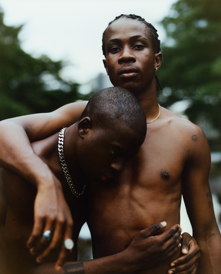 Tyler Mitchell, Untitled (Sloane and Leo Embrace), 2019. © Tyler Mitchell. Courtesy of the artist and Jack Shainman Gallery, New York.